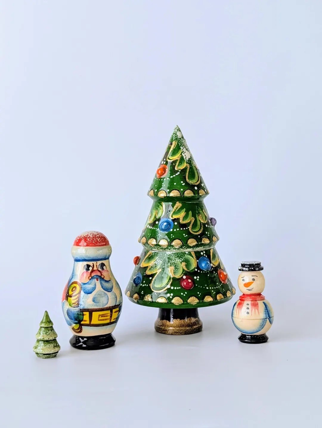 whew! I had my st nicholas goodies ordered and ready but had a little mishap with an order and needed to rush something else right away! this little nesting set I found on Etsy is SO darling, I quickly ordered with expedited shipping and the seller was so lovely to ship right away. Depending on where you are in the US you may also still be able to get it in time but otherwise it’s still the cutest little toy for small hands and to display in a bedroom! 