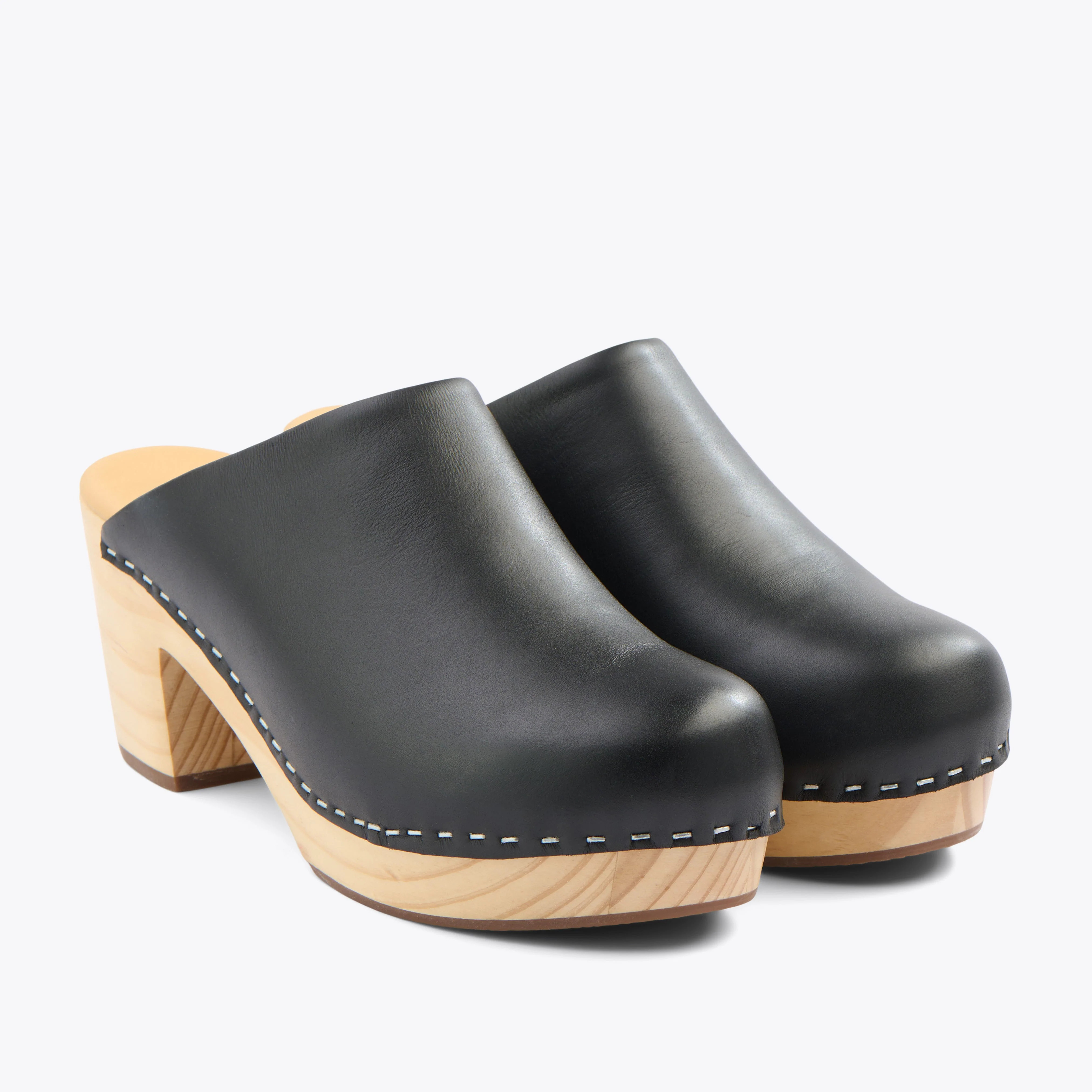 All-Day Heeled Clog Black | Nisolo