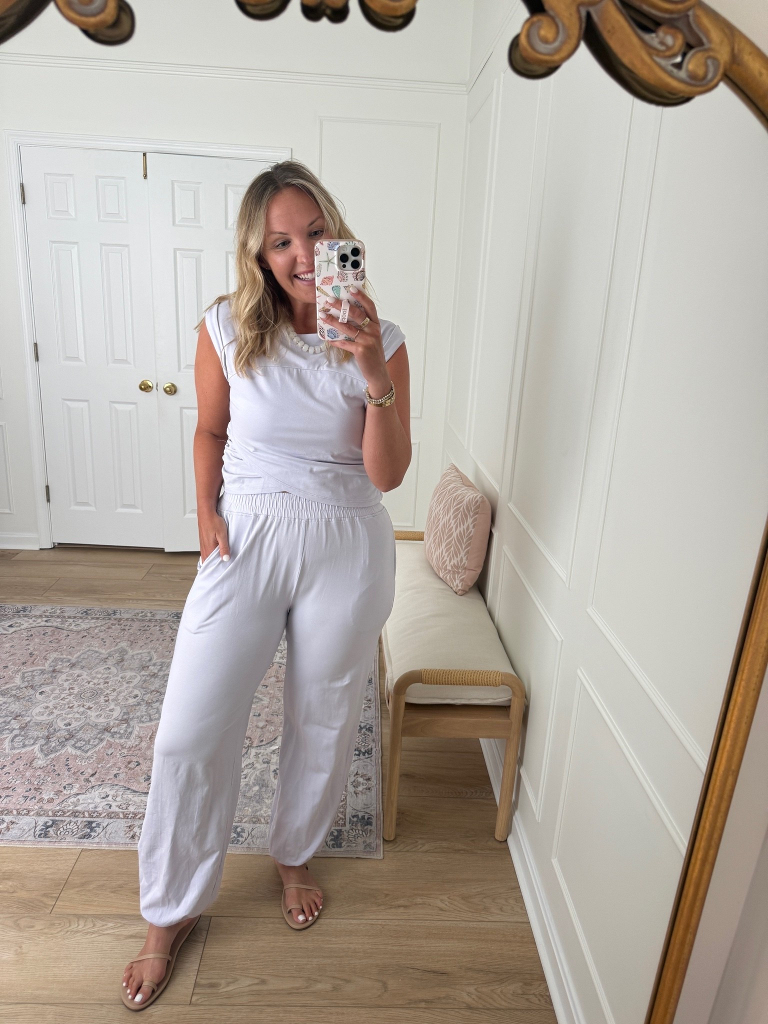 Travel outfit - lounge set - wearing a large