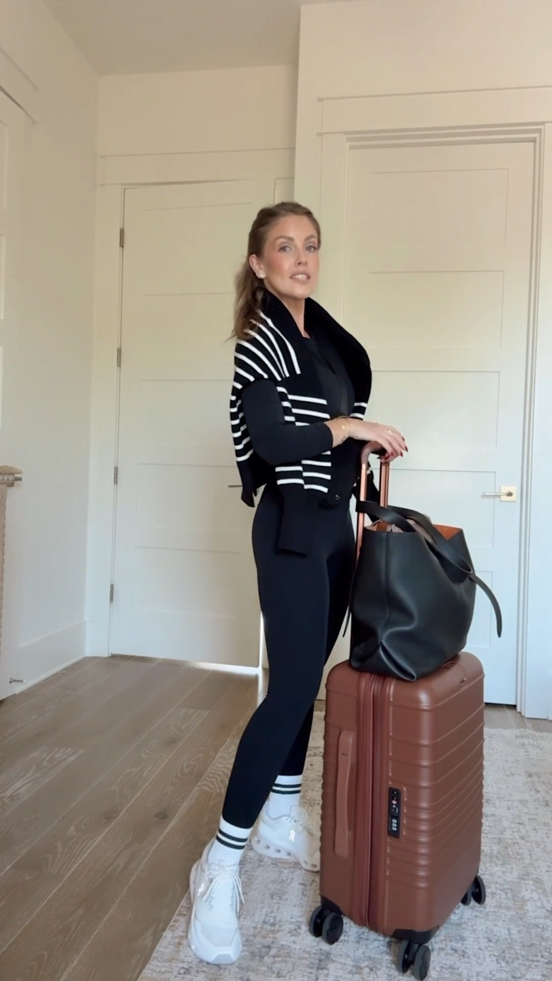 Small Amazon sweater / Small long sleeve tee / XS leggings 🖤✈️

Amazon, travel outfit, travel outfit inspo, comfy outfit, comfy clothing, leisure, Amanda west, Almostreadyblog 

#LTKTravel #LTKFindsUnder50 #LTKFindsUnder100