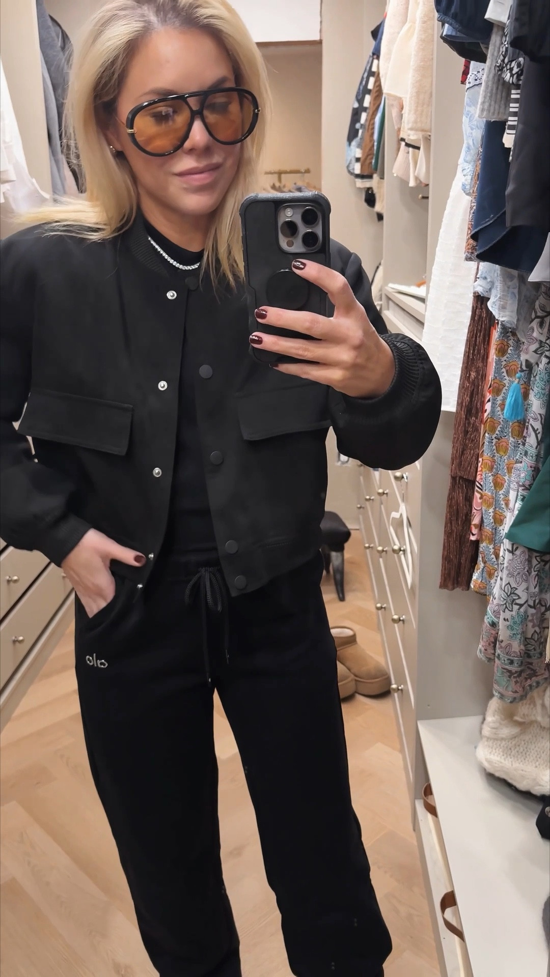 Styling Alo sweats (high/low version with Amazon jacket and Bottega Venetts sunglasses)

Black sweatpants
Sweatshirt 
Alo sweats
Alo sweatshirt
Alo sweatpants #LTKFindsUnder50

#LTKActive #LTKdayinmylife