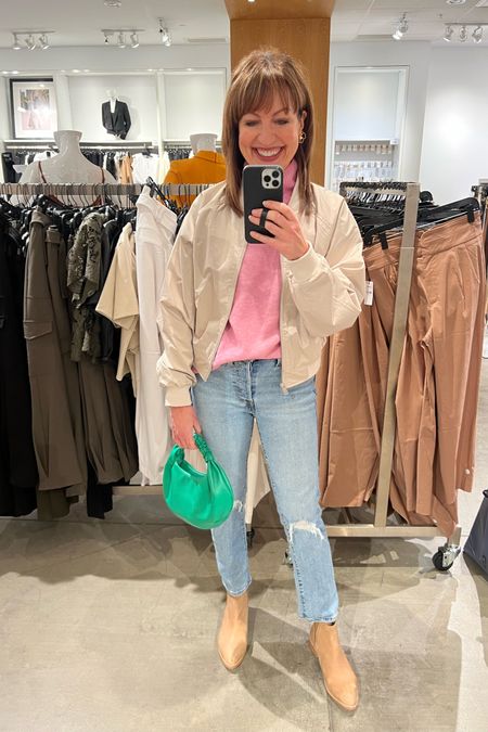 Spring outfit! Pink sweater, neutral bomber, Levi’s Wedgie jeans, Nisolo boots and a green bag!💚

Bomber jacket, Abercrombie, Mango sweater, Kohl’s, Levi’s, Nisolo boots, Amazon purse, Anthropologie earrings 

#LTKitbag #LTKsalealert #LTKstyletip