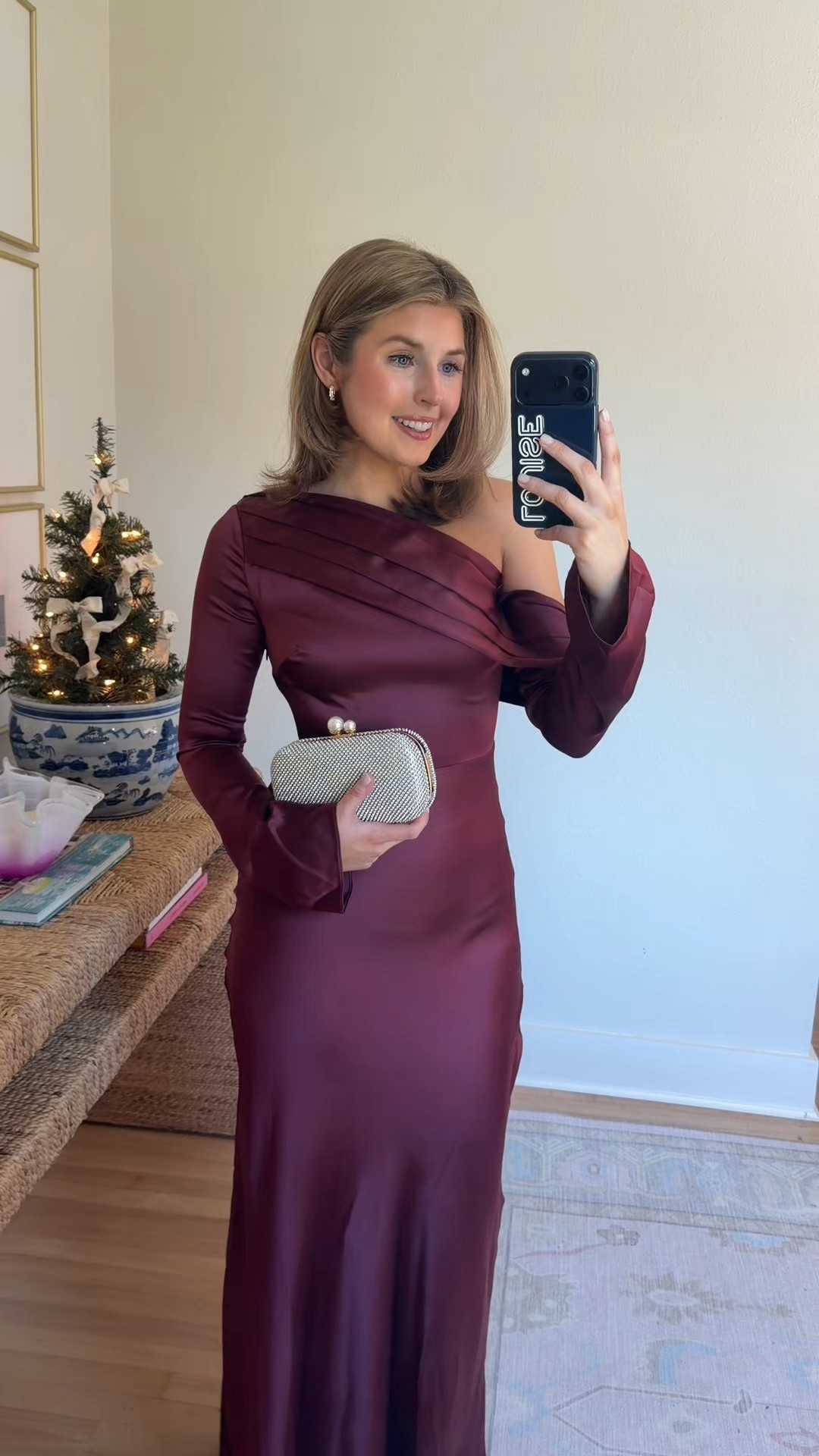 Winter wedding guest option with sleeves! Wearing a 2!

Winter wedding // black tie wedding dress // sleeves // dress with sleeves 