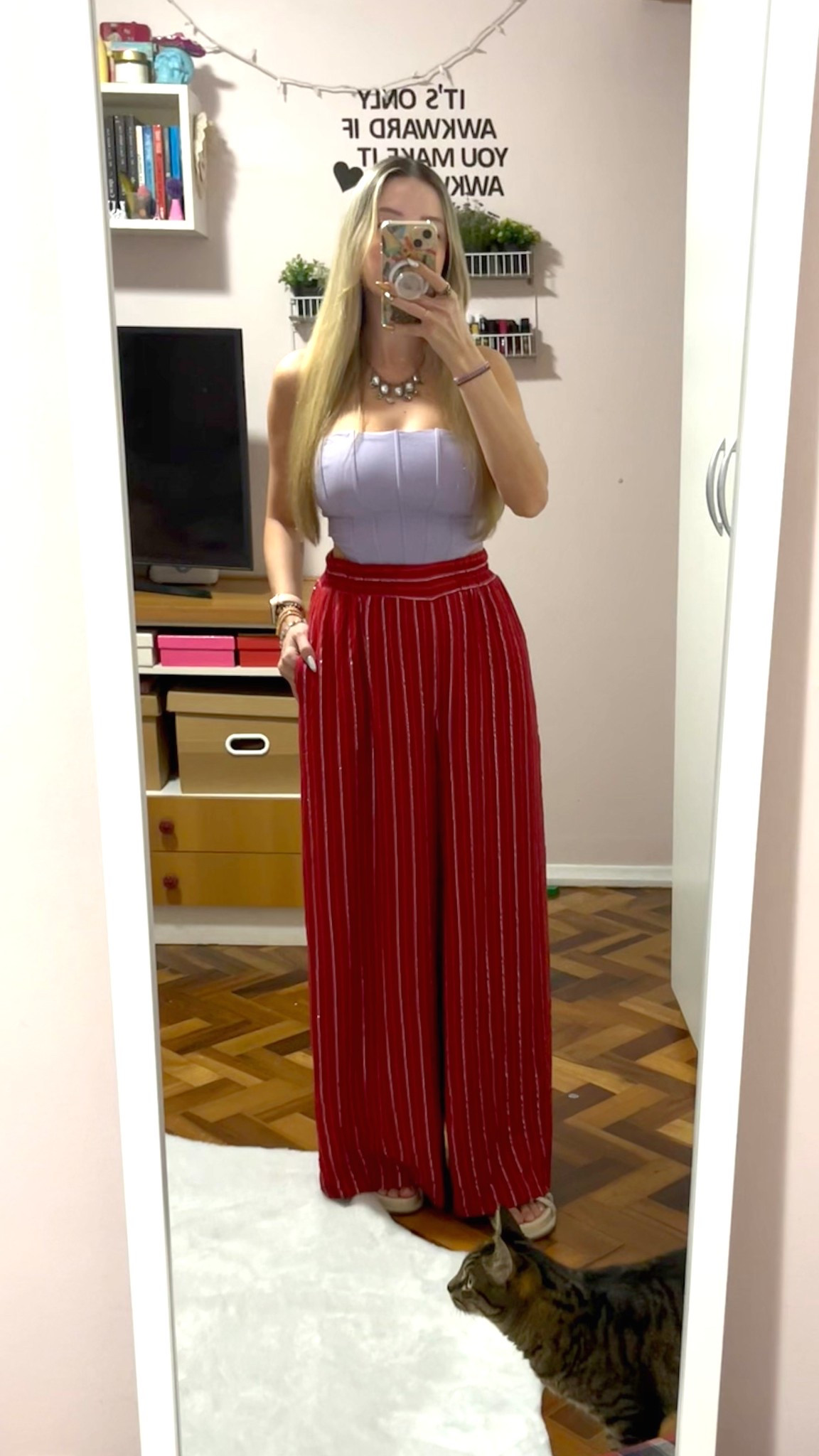 Calça pantalona deixa qualquer look mais bonito 😍  

#LTKbrasil #LTKdicadeestilo #LTKpetite