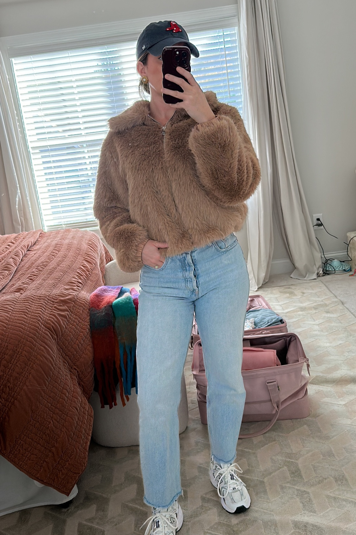 Cute & cozy for running errands 🛍️

#LTKSeasonal #LTKFindsUnder100 #LTKHoliday