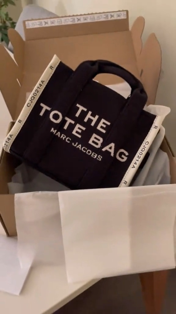 Link➡️ https://sale.dhgate.com/MQqcqV31 • My go-to tote for everything 🤍
#LTKbags #LTKstyle #LTKsummer #LTKfinds #LTKeveryday

#LTKgrwm #LTKootd #LTKSaleAlert