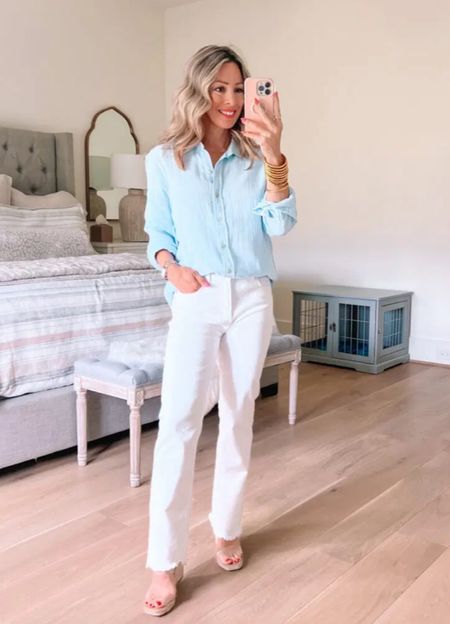 Top • Jeans • Wedges

Top Fit: I’m wearing an XS 
Jeans Fit: I’m wearing a 25 

Nordstrom Style, Bloomingdale’s Fashion, Coastal Style, White Jeans, Summer Wardrobe Staples 

#LTKSeasonal #LTKFind #LTKshoecrush