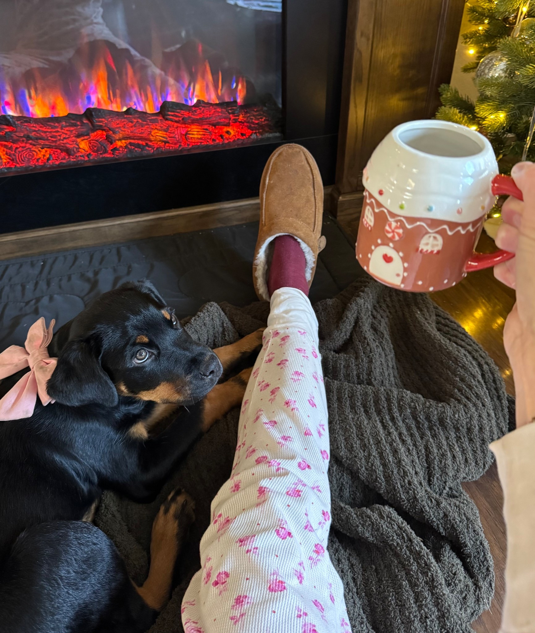 Slow & cozy mornings! When @dearfoams are so cozy you steal your husbands.😂 So many cute styles for both Men & Women @target #ltkstyle #targetstyle

#LTKSaleAlert #LTKmorningroutine #LTKmomlife