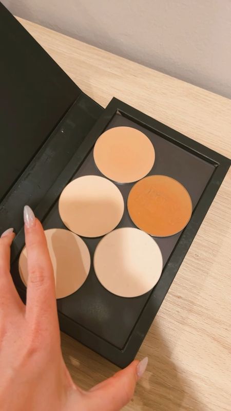 Magnetic makeup palette for depotting shadows! Perfect for your pro makeup kit!

#LTKitbag #LTKfindsunder50 #LTKbeauty