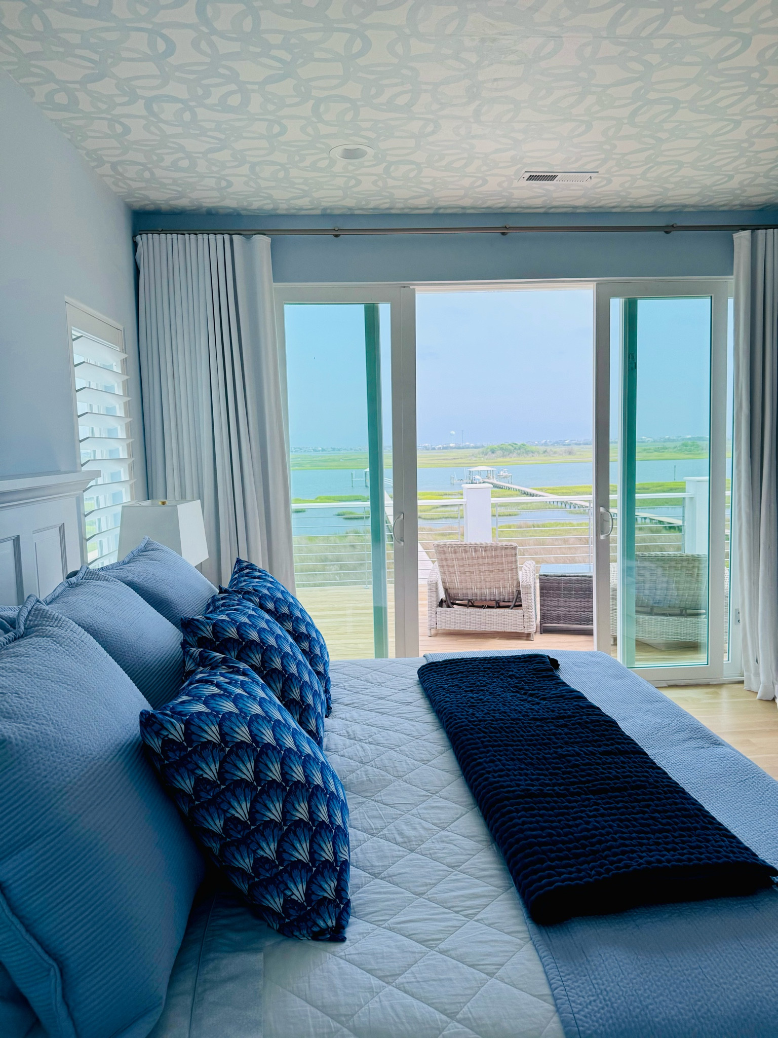 Coastal Bedding

#LTKHome