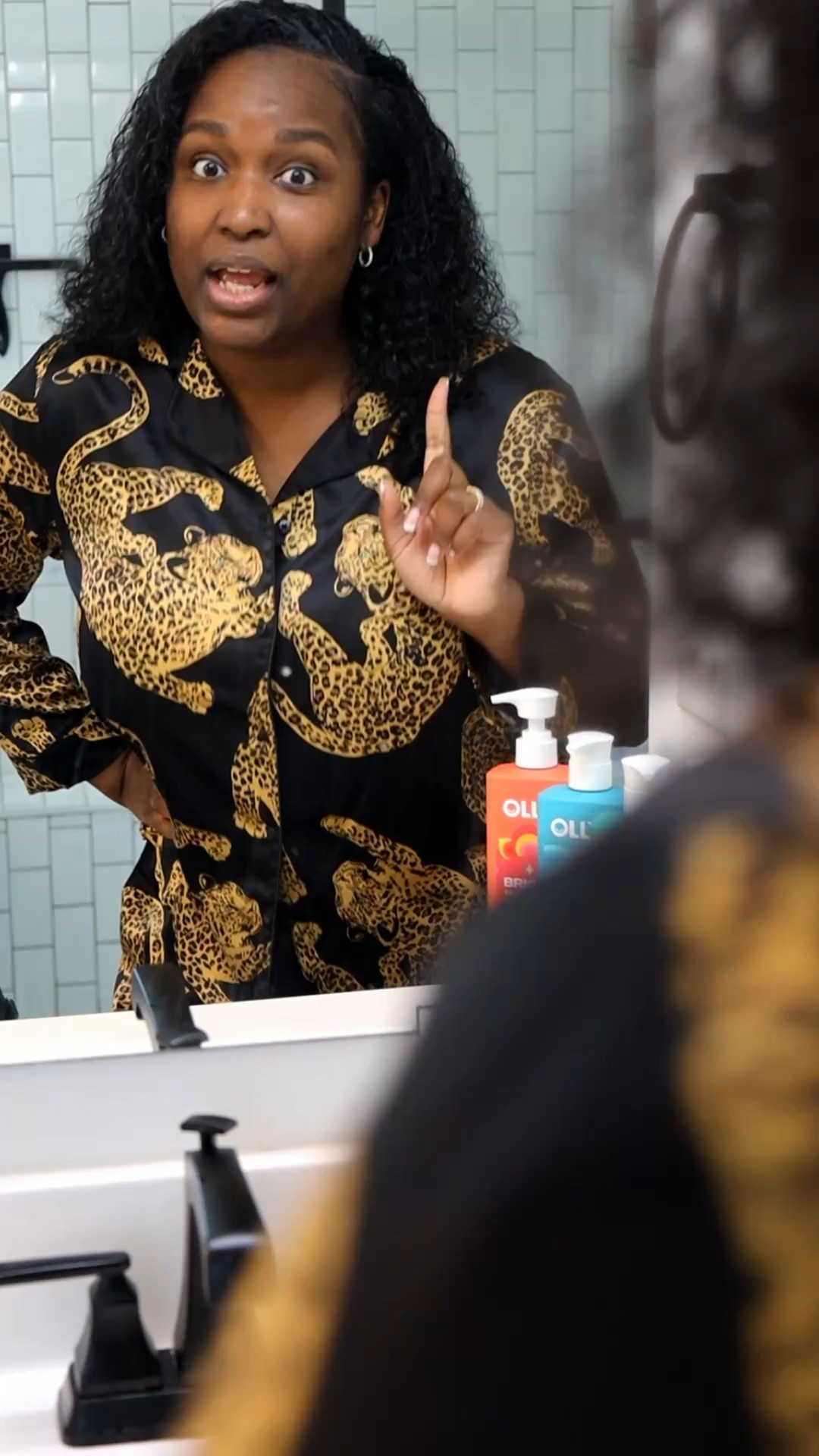 #OLLYPartner Body care that can change your mood for the better?!? Yes! Sign me up please.Life comes at you fast, especially with a newborn and  OLLY Mood + Skin has helped my showers become their own kind of therapy. Grab your today! 

#Ad #Paidlink #OllyPartner @ollywellness