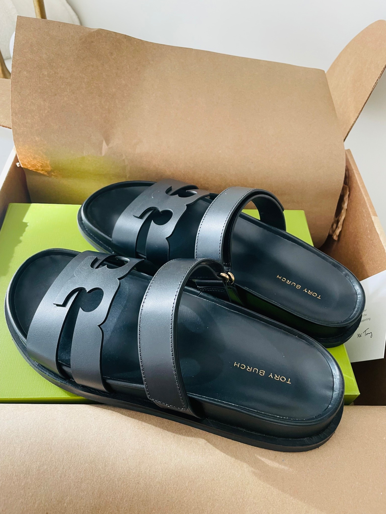 Just unboxed these sleek new Tory Burch slides and I’m in love 😍✨ Minimal, comfy, and perfect for summer errands or dressed-up brunches. Linked them on my LTK! 🖤 #ToryBurch #LTKshoecrush #LTKsummerstyle #unboxingmoment #LTKfinds


#LTKShoeCrush #LTKSaleAlert #LTKSummerEdit