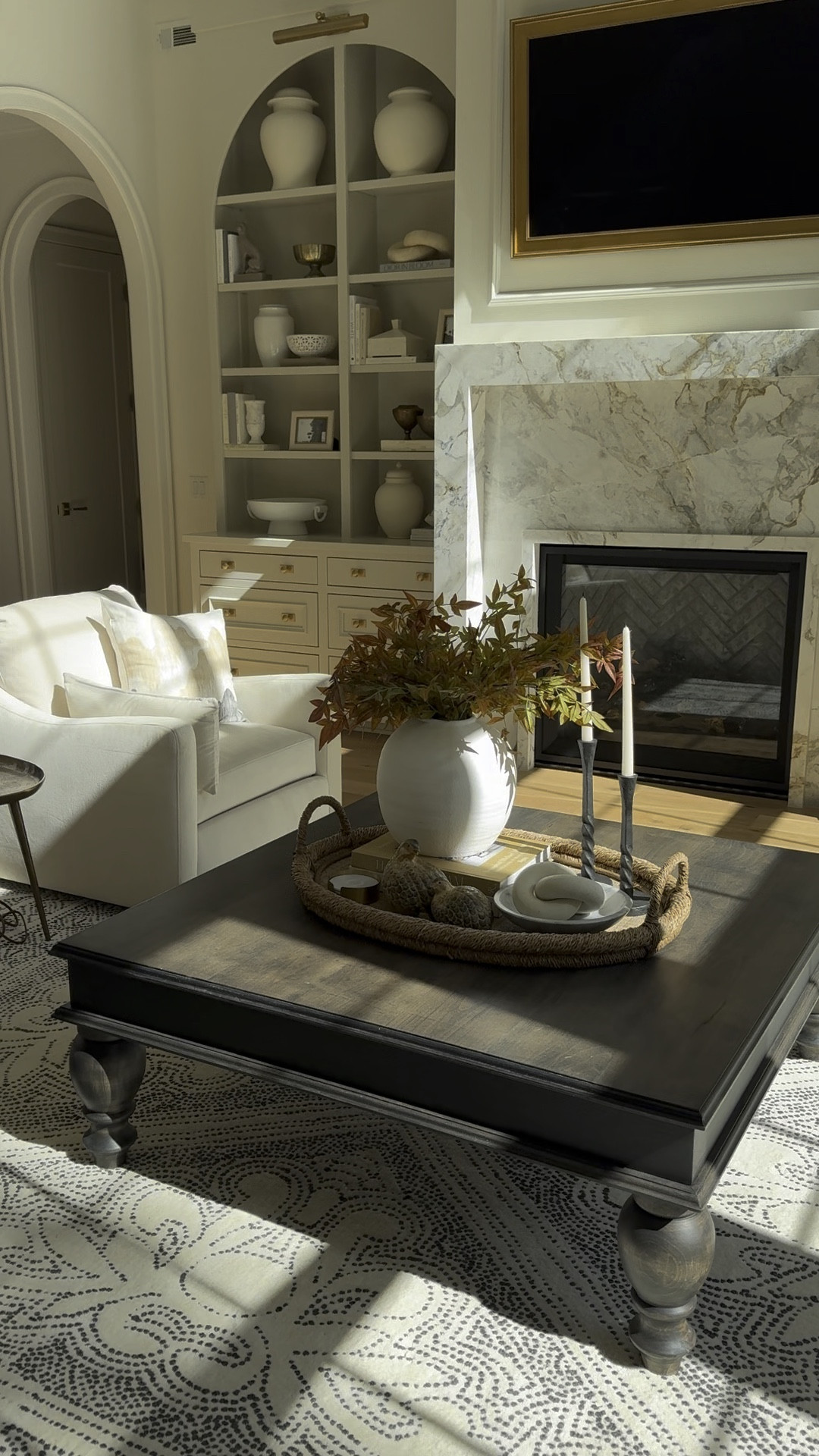 Neutral Rug on sale! Serena and Lily rug /  rug sale / neutral decor / dining rug / living room rug


#LTKHome #LTKVideo #LTKSaleAlert