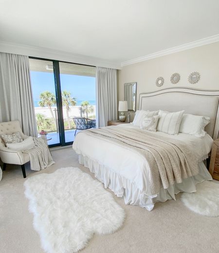 Beach house bedroom sources 


#LTKhome