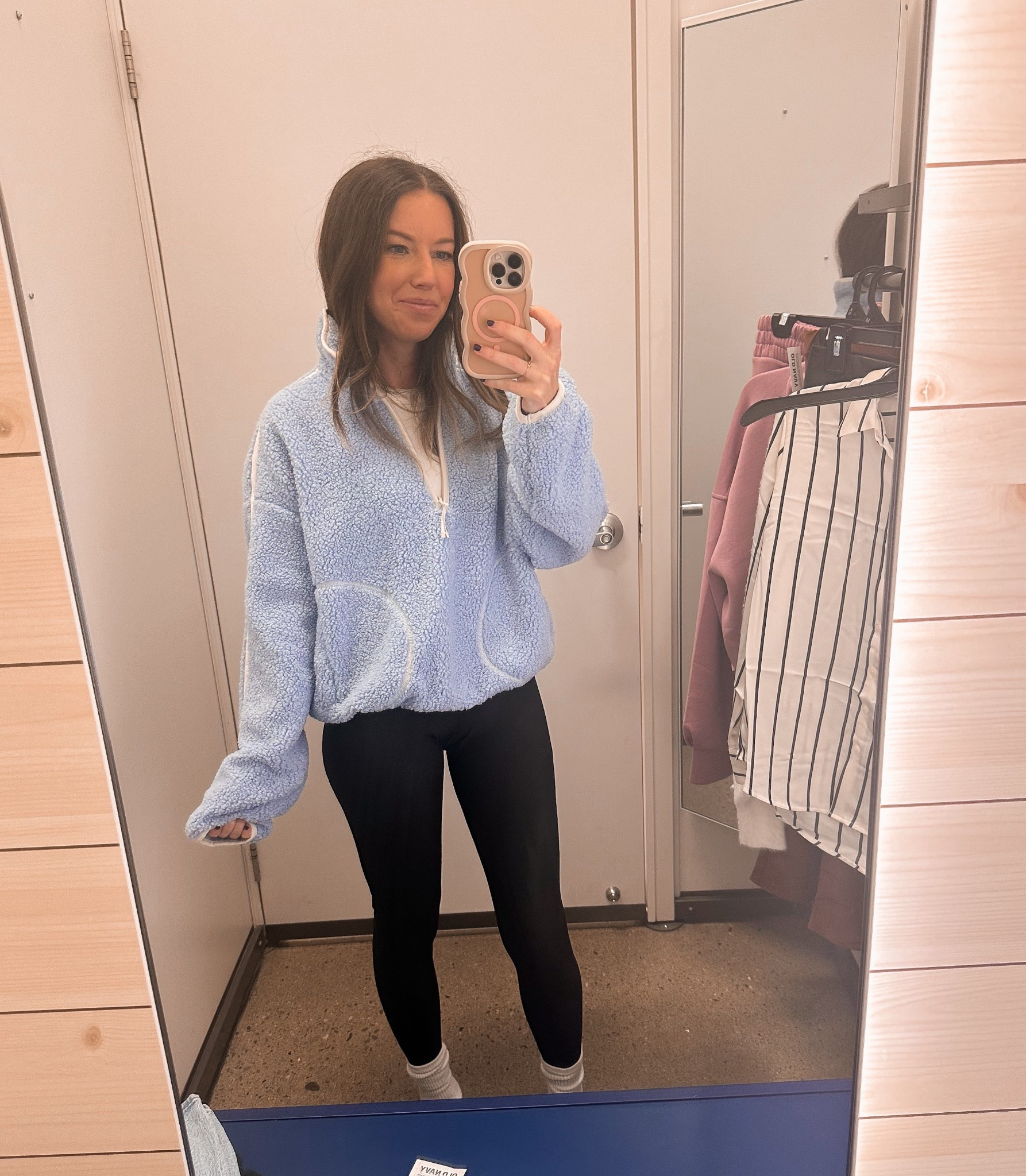 This sweatshirt is so cozy! Love the blue color 

#LTKFindsUnder100 #LTKPetite #LTKFindsUnder50