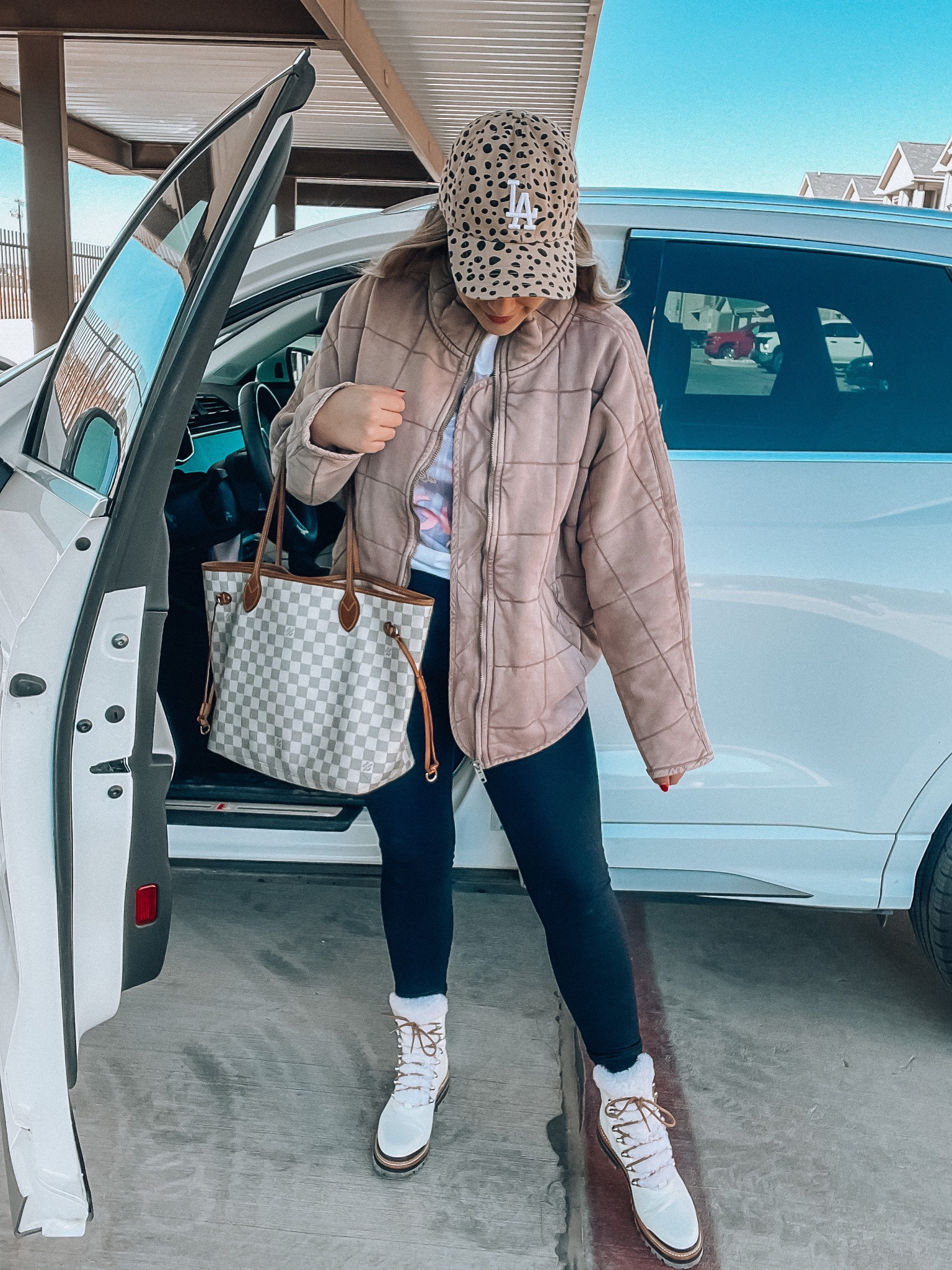winter outfit inspiration - winter outfits - marc fisher boots - white boots - snow boots - ski outfits - free people jacket - winter jackets for women - LA hat - leopard hat - LV bag - louis vuitton neverfull 



#LTKSeasonal #LTKshoecrush #LTKitbag