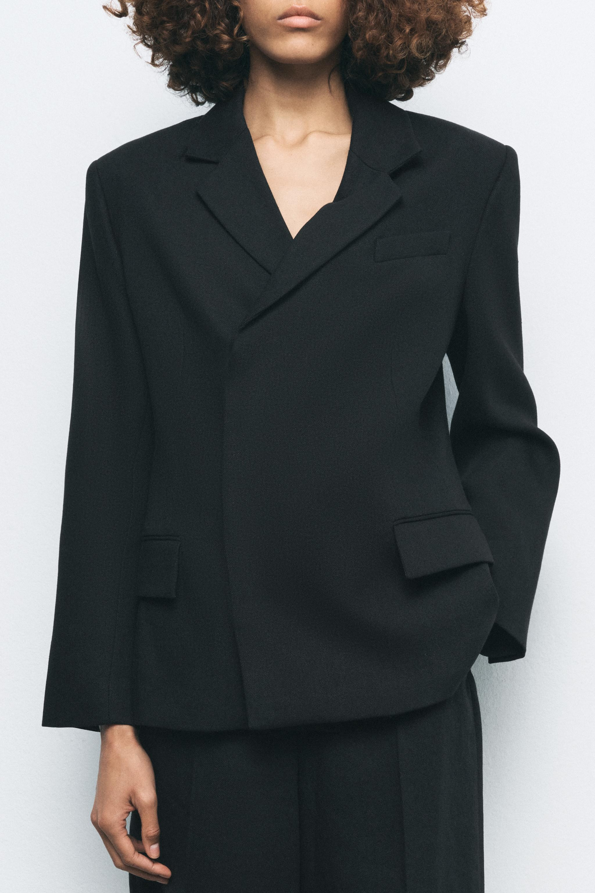 ZARA WOMAN COLLECTIONDouble-breasted blazer made of linen blend yarn. Notched lapel collar and lo... | Zara US