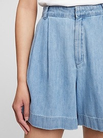 High Rise Pleated Chambray Shorts with Washwell | Gap (US)