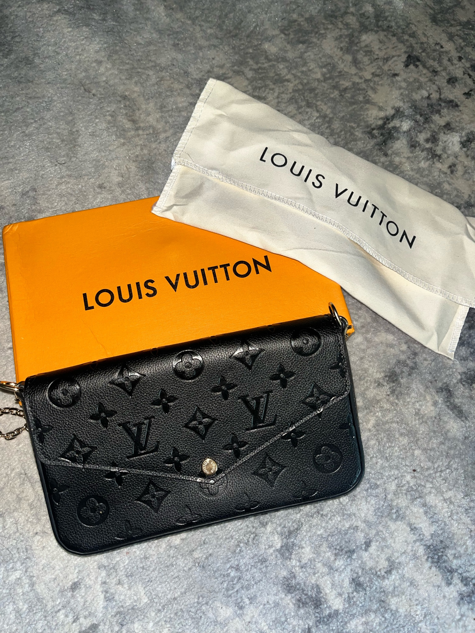 LV felicie pochette purse 👛 This bag will be a staple in your wardrobe and is super*** affordable ($30!!!) #purse #handbag #designerbag #designerpurse #designer #summer #fashion #style #lv #lvpochette #louis #ltkdesigner #ltkpurse #ltkaffordable #affordablefashion 

#LTKitbag #LTKfindsunder50 #LTKfindsunder100