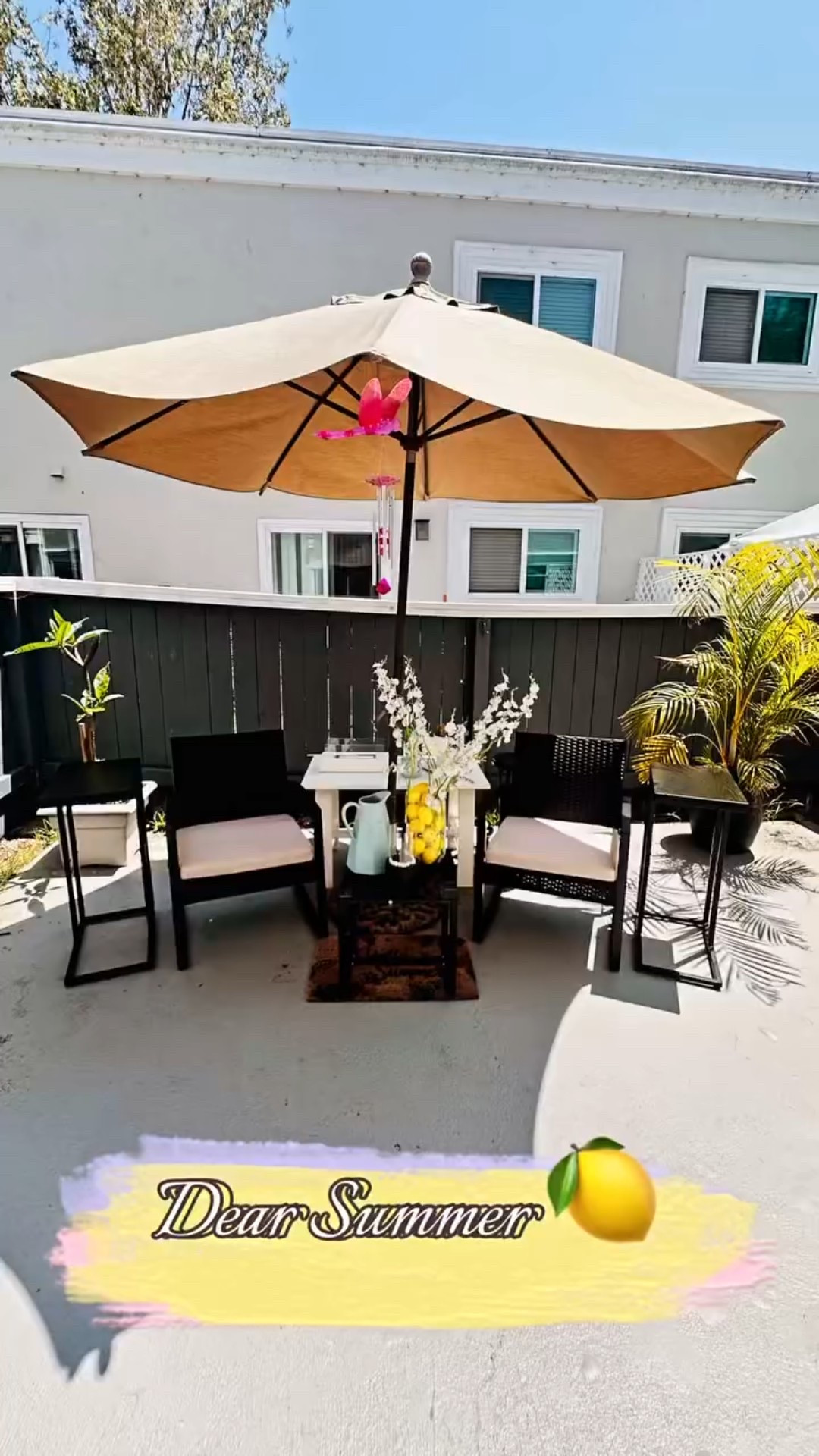My back yard looks so inviting until I see a 🐝 then I’m back inside! 🤣🌴🍋

My patio set and accessories is linked on my LTK Page or comment SUMMER and I will send you the links to shop this look!!! ⛱️🍹

#dearsummer #homeproject #unboxing #instagood #3 #1111 #summervibes #Summer #patio #townhome #cornerofmyhome
