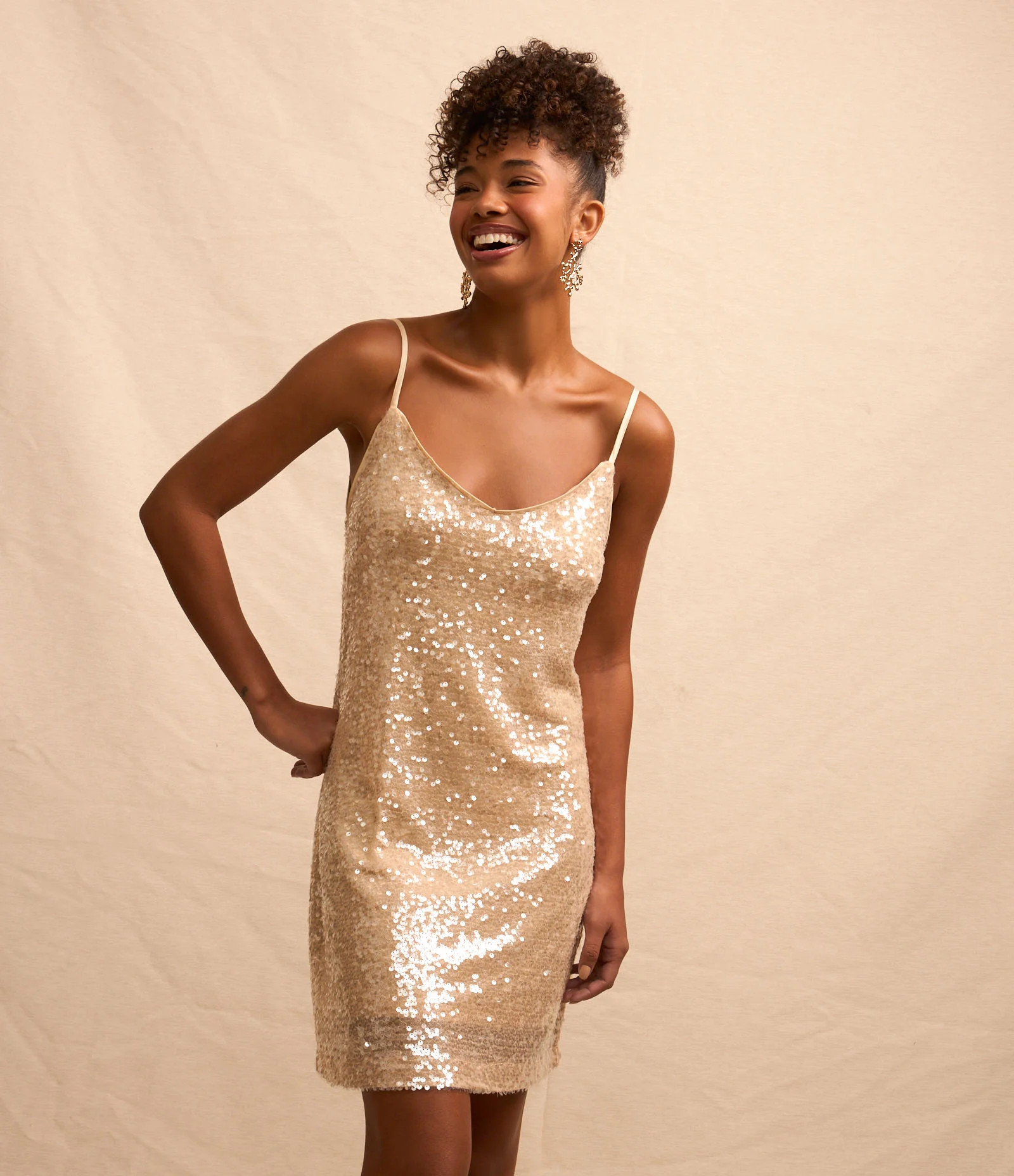 Vestido Curto em Paetê com Alcinha Off White - Lojas Renner | Renner (BR)