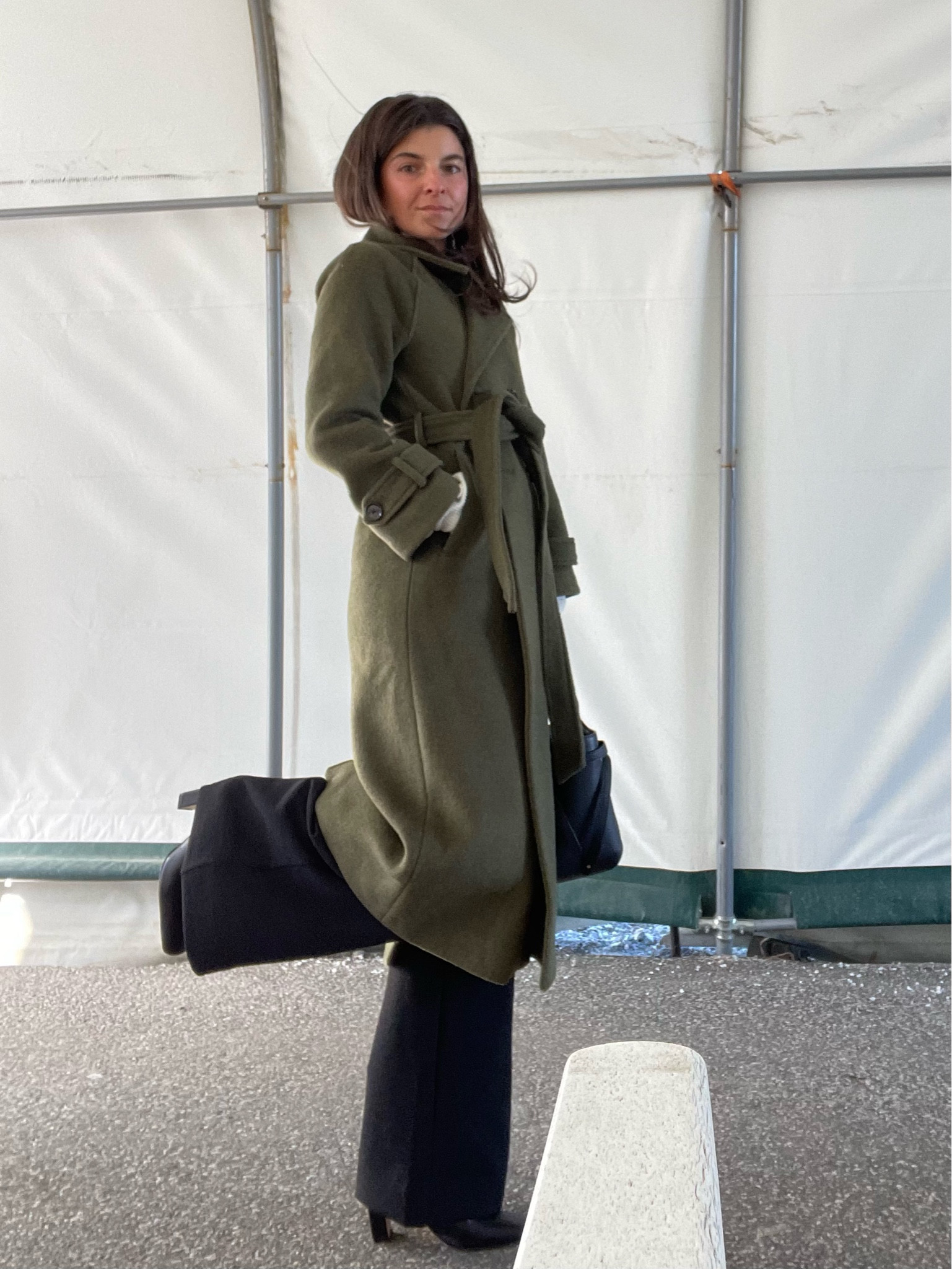 full outfit linked | top: xs Pants: 24 short, wearing A&F Harper Tailor Premium Crepe pant which is low in stock, but linking Aritzia Effortless Pant which are similar! Shoes: true size Jacket : xxs petite 
