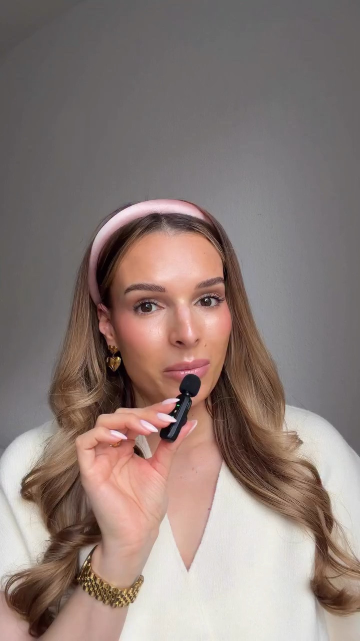 Es ist wieder Dienstag und das bedeutet, dass ich euch wieder meine Zara Favoriten aus dieser Woche zeige ✨

Werbung da Markennennung 

#fashionblogger #ootd #zara