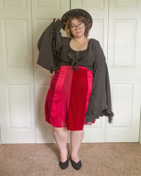 Plus size pre fall black and red outfit 

#LTKcurves #LTKSeasonal #LTKstyletip