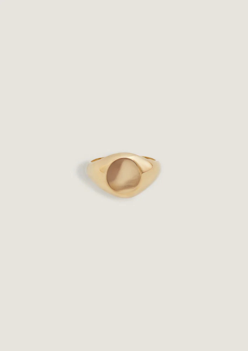 Classic Signet Ring Engraved 14k Solid Gold - Kinn | Kinn