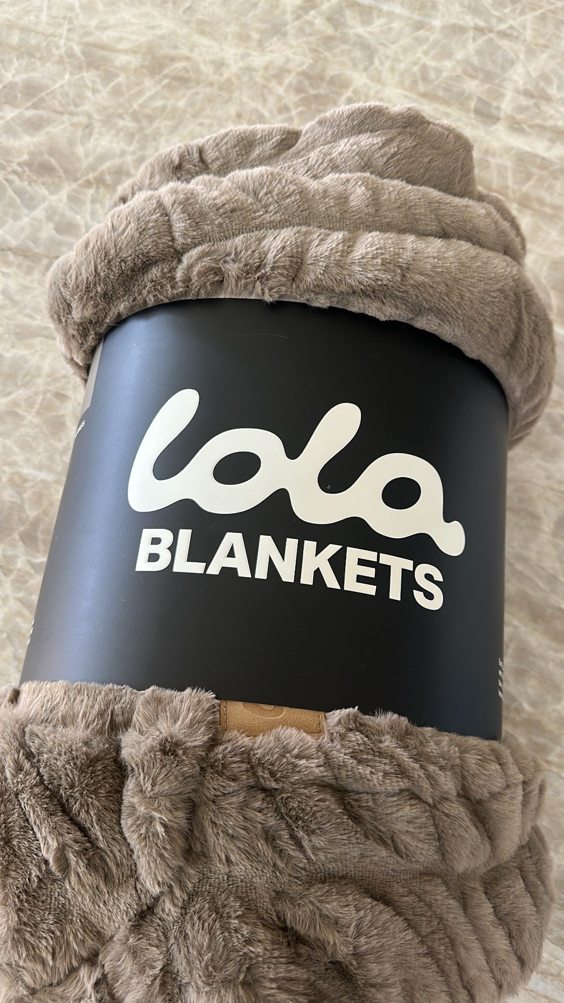 Desert dune Lola blanket

#LTKHome #LTKSeasonal #LTKmorningroutine