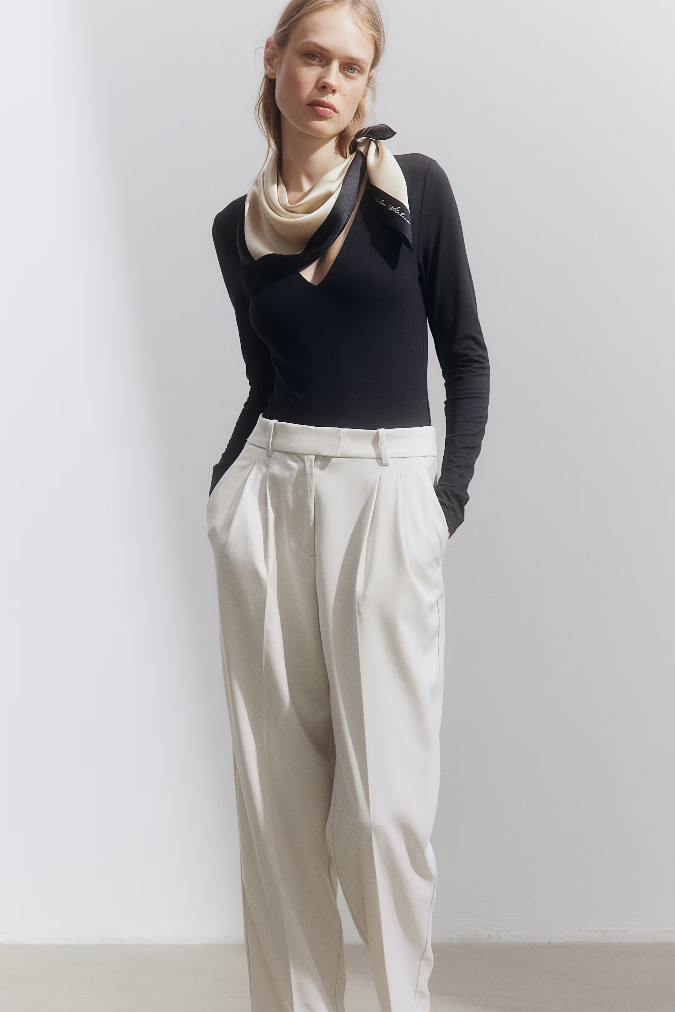 Ankle-length trousers - Pale beige - Ladies | H&M GB | H&M (UK, MY, IN, SG, PH, TW, HK)