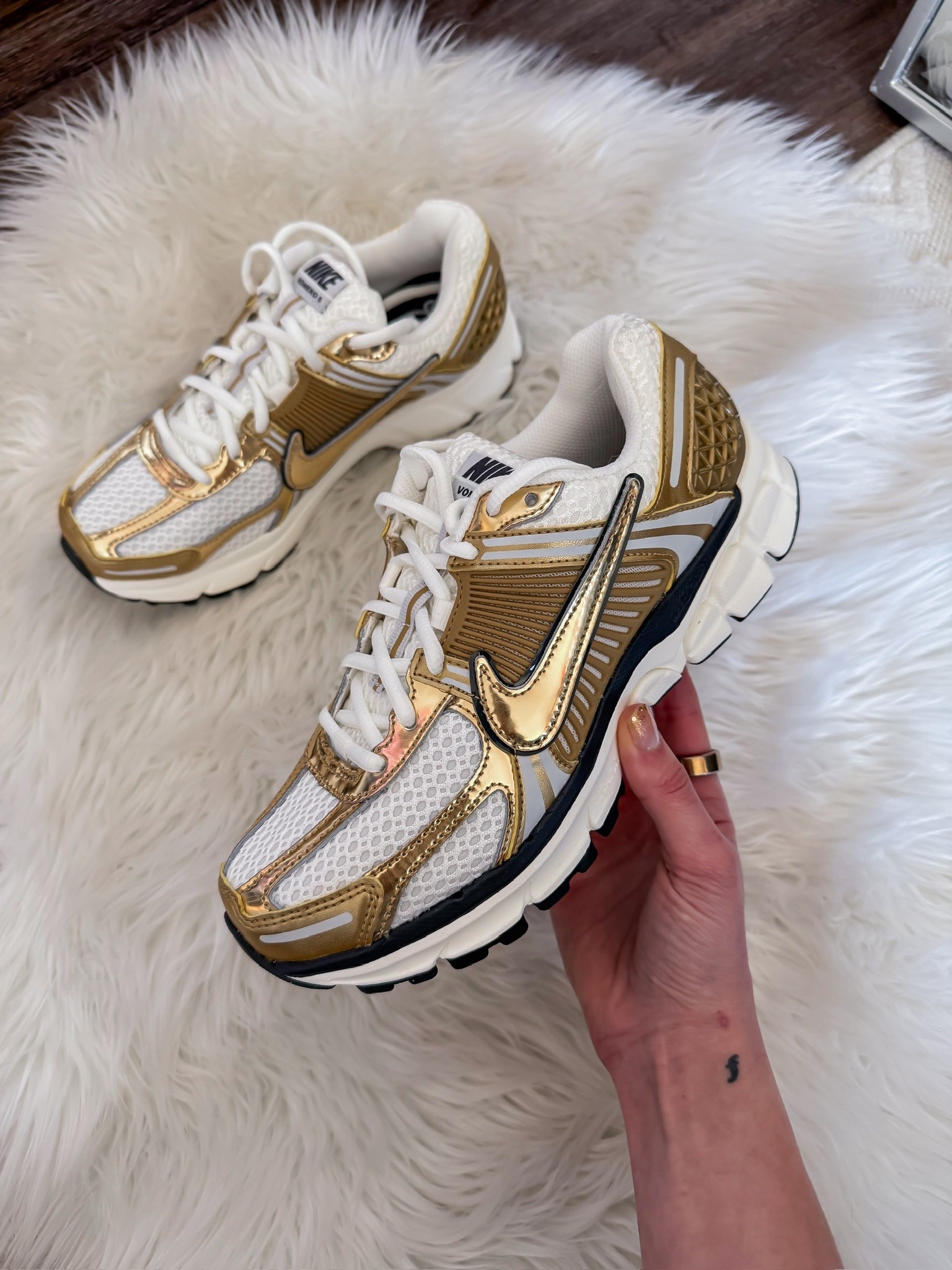 Fun gold sneakers by Nike 

#LTKActive #LTKfitnessgoals