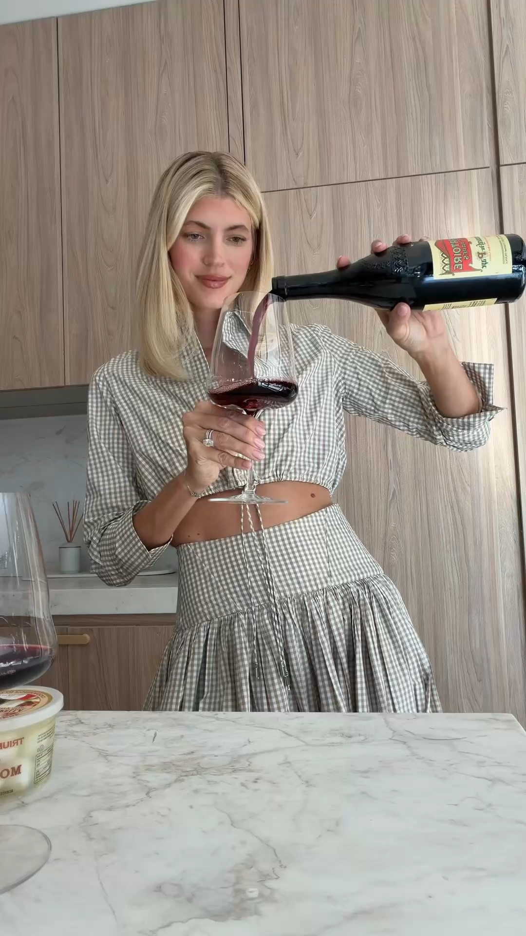 Pizza night is a non negotiable in my house! 🍅🍕🍷 Everything you need is from @wayfair  #wayfairpartner #wayfair #ad