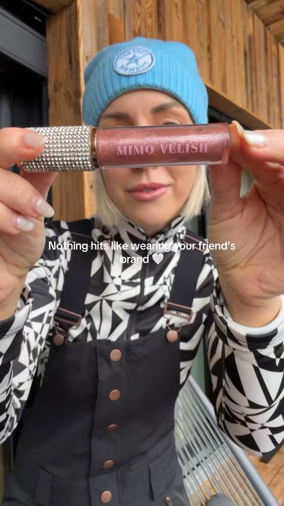 Wearing my friend’s makeup brand while traveling through the beautiful Alps in Kitzbühel 💄❄️

#LTKbeauty #TravelBeauty #MakeupFavorites #WomenSupportingWomen #BeautyFinds 

#LTKootd #LTKBeauty #LTKselfcare