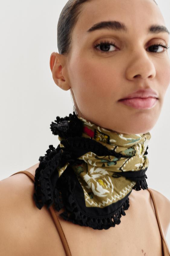 FRINGED FLORAL PRINT SCARF | Zara US