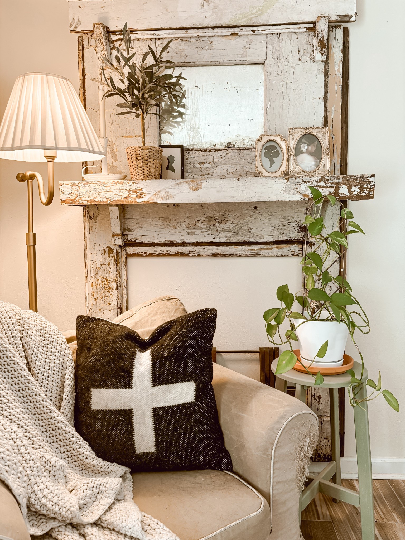 A slow transition into fall. 🤎

#LTKHome #LTKFindsUnder50 #LTKautumn