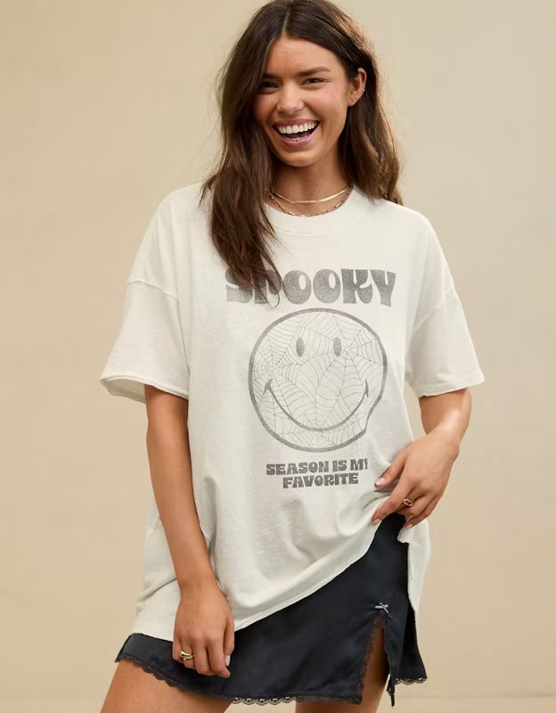 Aerie Smiley® Halloween Oversized Graphic Boyfriend T-Shirt | Aerie