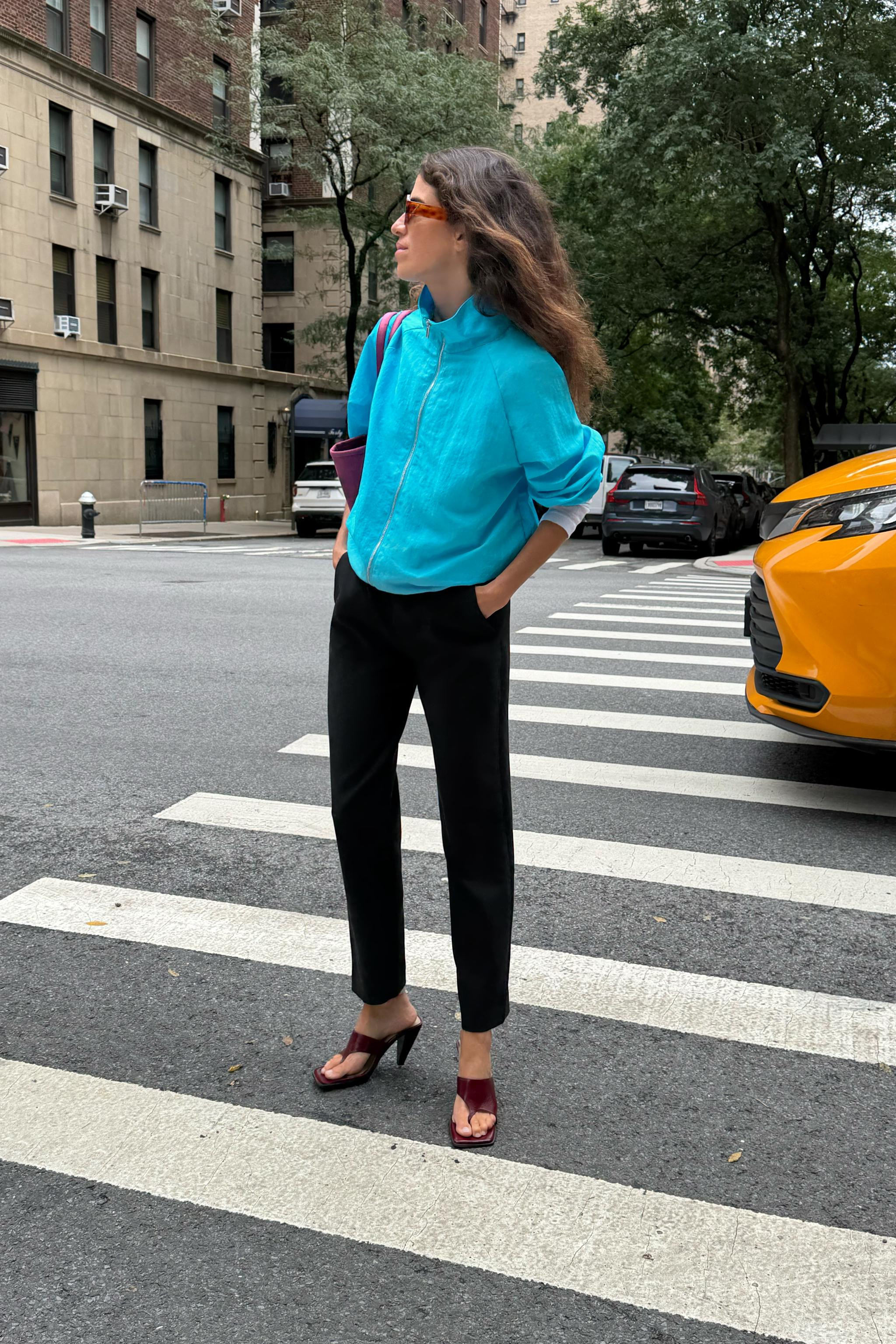 High-neck jacket with long raglan sleeves. Adjustable hem with elastic cord and stoppers. Front z... | Zara US