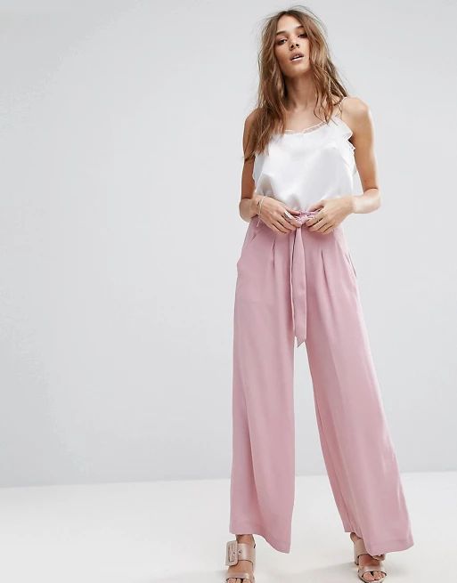 Miss Selfridge – Hose mit Gürtel und weitem Bein | Asos DE