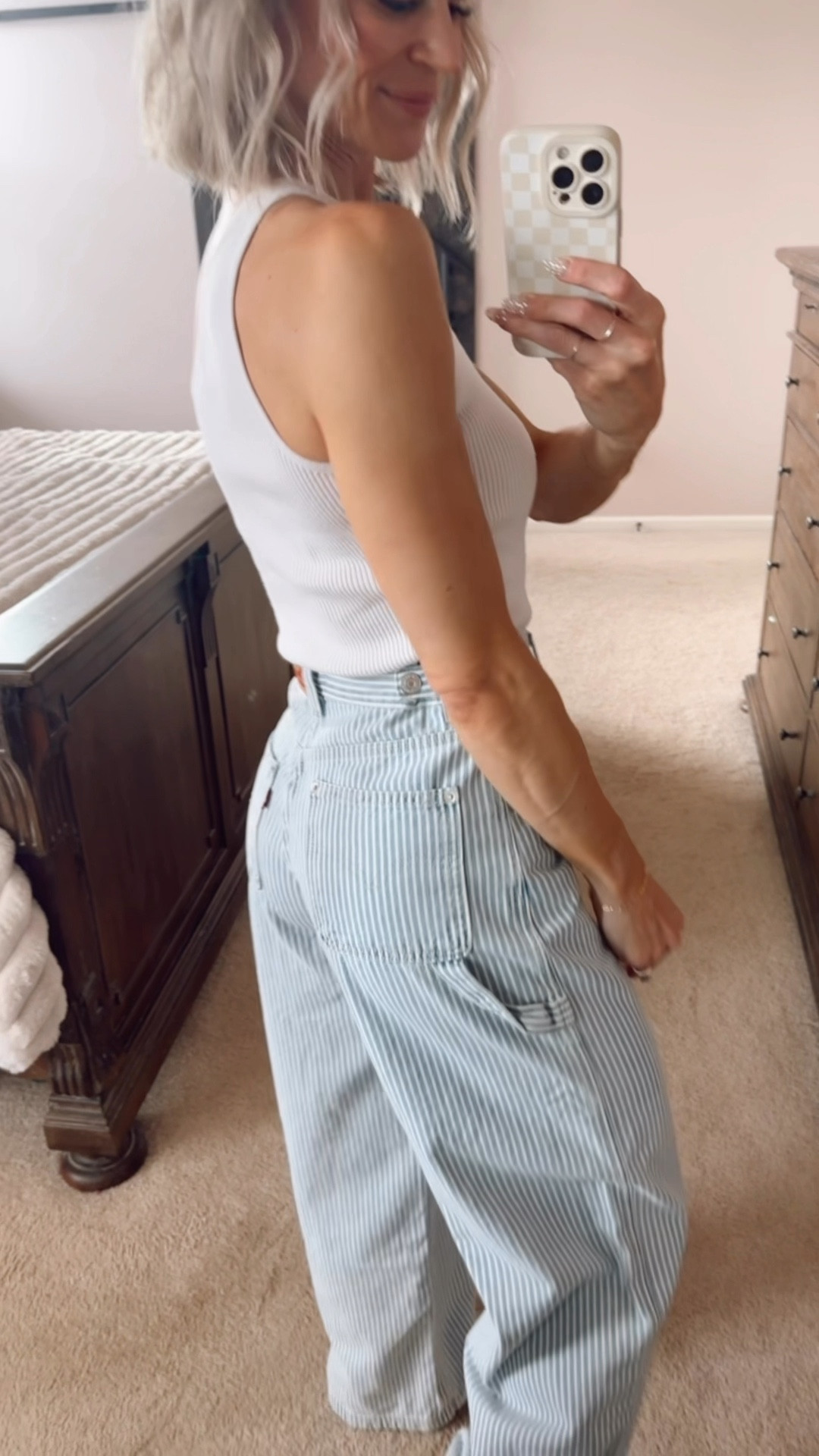 I looove these Levi’s cinch baggy carpenter pants with the adjustable buttons on the side! They are different and so fun to dress up or down. Tailored to you and in a few washes, these are to cute to pass up on. 

#LTKSummerEdit #LTKStyleTip #LTKOver40