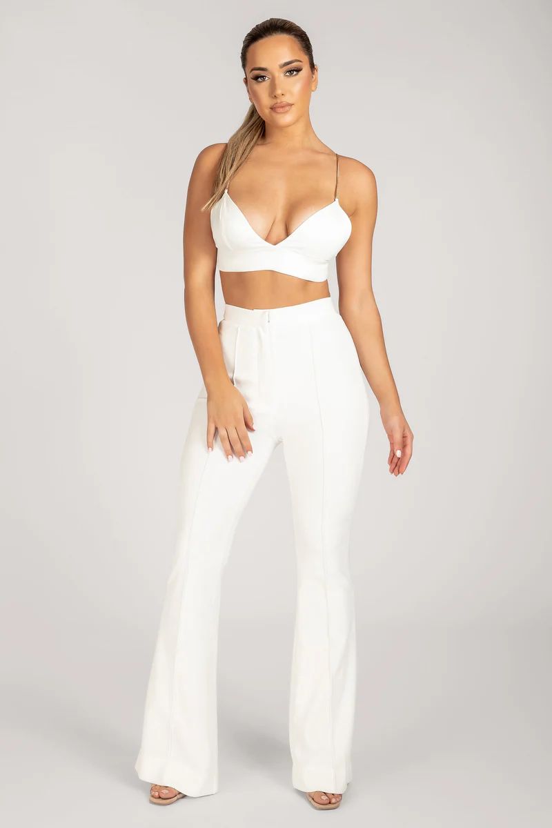 Zendaya Highwaisted Flare Pants - White | MESHKI US