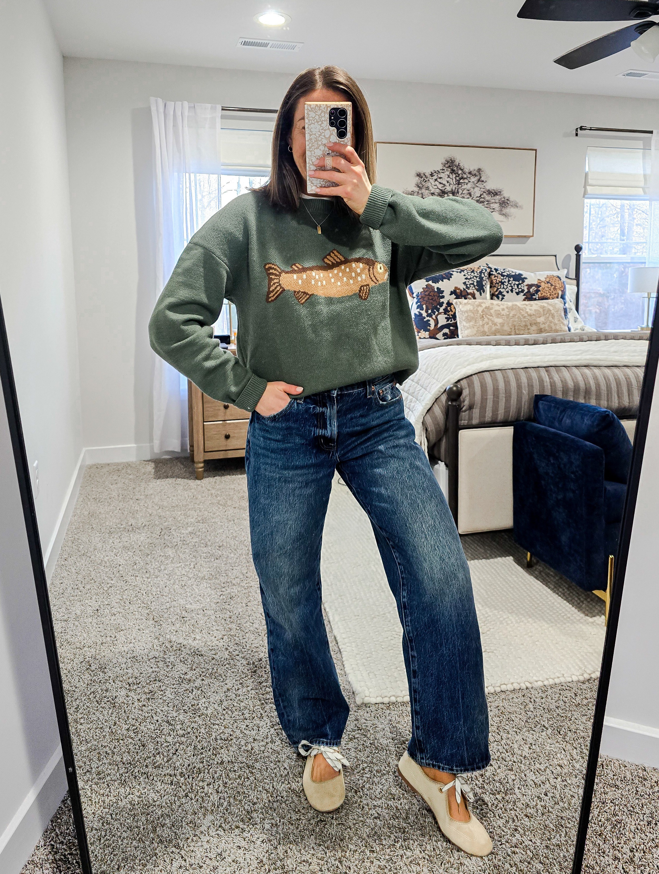 I sized up 1 in the jeans but I wish I didnt! Sweater and shoes are TTS!

#LTKootd #LTKPetite #LTKdayinmylife