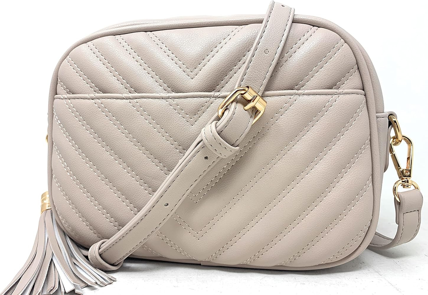 Lola Mae Quilted Crossbody Bag, Medium Lightweight Shoulder Purse Top Zipper Tassel Accent | Amazon (US)