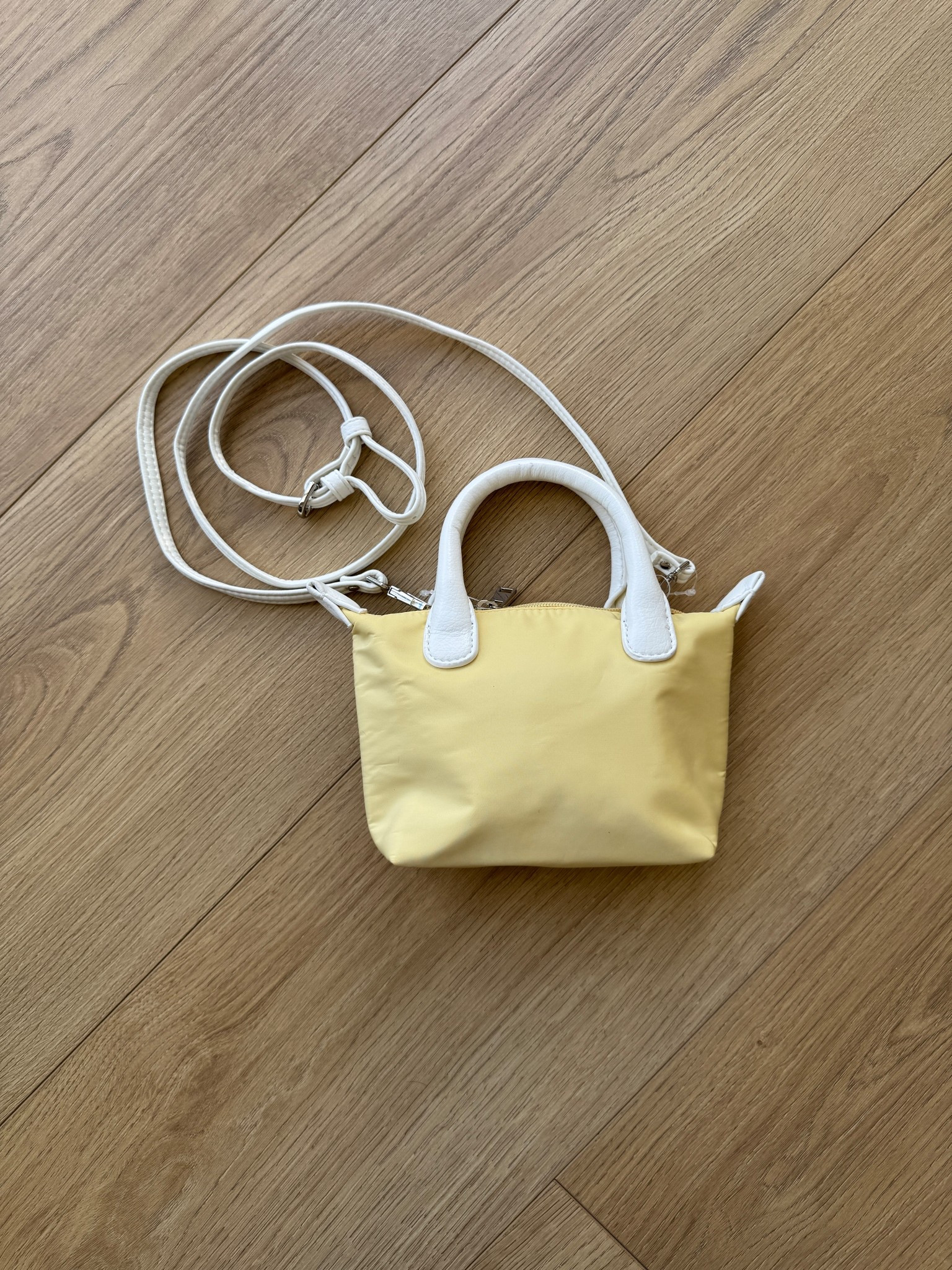 The cutest lemon yellow mini crossbody bag

Can't believe it's under $15

#LTKgrwm #LTKU #LTKootd