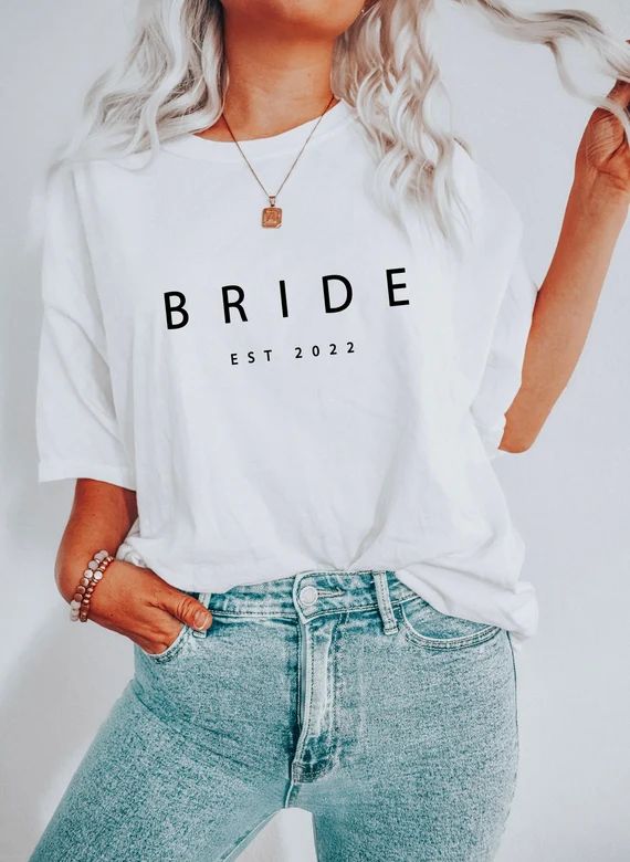Customized Bride Est 2022 T-shirt Bride Shirt Gift for - Etsy | Etsy (US)