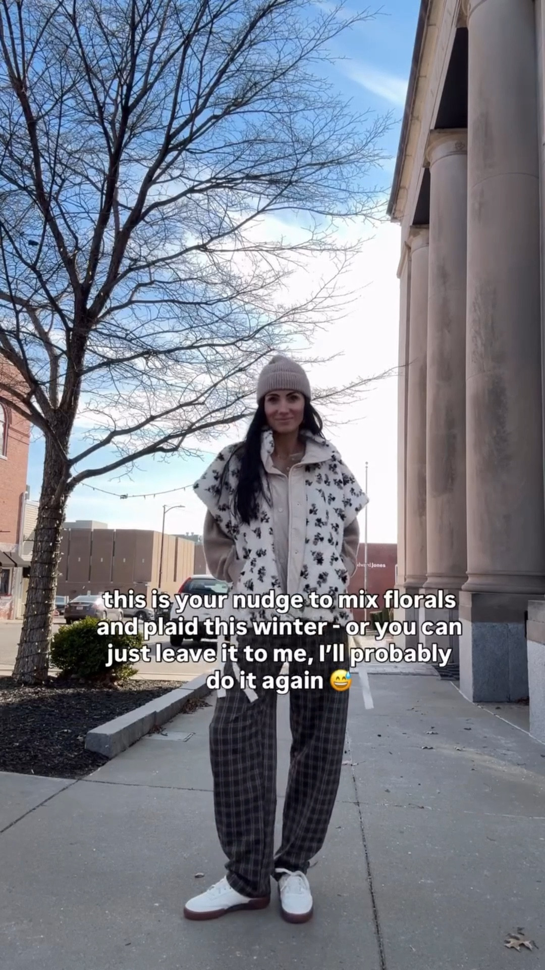 this color palette is one to save- lots of beige, browns, cream and a few greens. Linking in LTK- vest is from @catfishandtaterboutique. #wintercolors #trendingcolors