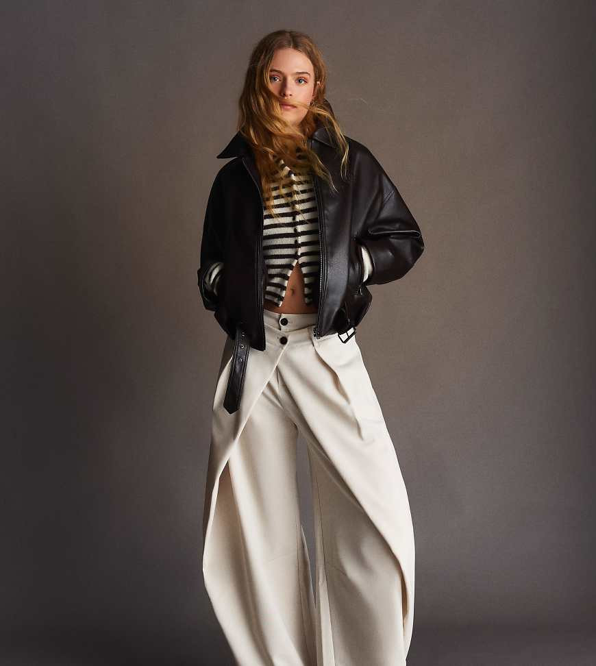 Bershka Petite barrel trousers with pleats in ecru-White | ASOS (Global)