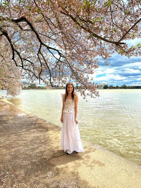 The perfect white maxi skirt for spring! Cannot believe I found this at aerie 💖🌸 wearing it with a smocked reformation top (similar linked) and Nike sneakers 