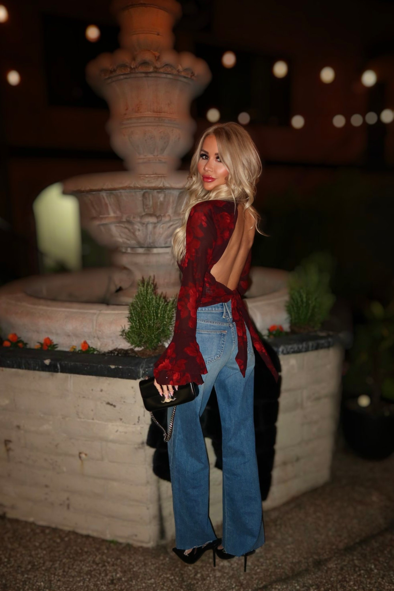 Lunar New Year style ✨  
Red, the color of luck, love, and new beginnings — perfect for celebrating the Year of the Horse 🐎♥️ I couldn’t resist this stunning open-back top from @Reformation , which feels festive yet effortlessly chic. Paired it with @slvrlake denim and classic YSL black heels for a timeless night-out look.



#LunarNewYear #Reformation #OOTN #LuckyRed #LTKStyle #LTKFashion 