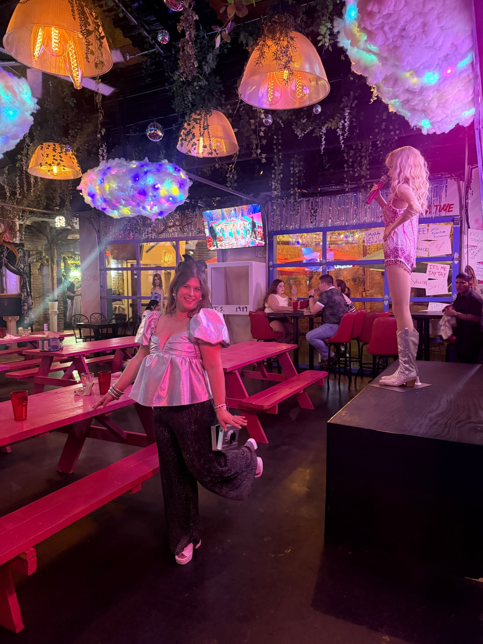 Such a fun sparkly outfit 



#LTKSeasonal #LTKStyleTip #LTKPetite